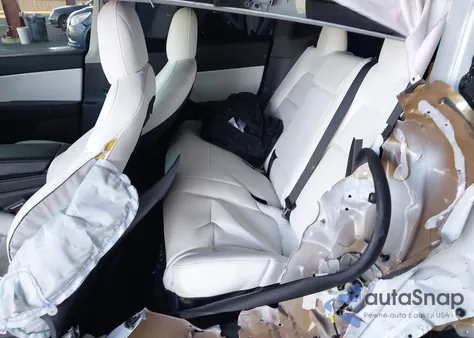 2022 Tesla Model Y Performance Dual Motor All-Wheel Drive z USA, uszkodzony, nr VIN 7SAYGDEF2NF350714